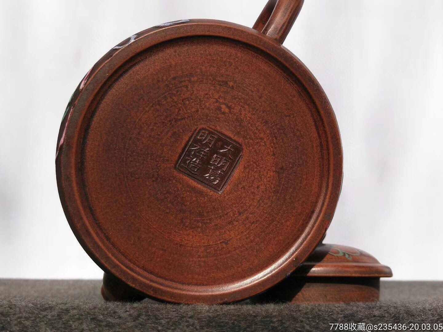 葛明祥制手工彩绘紫砂壶做工精致品相完美器型工整成色如图.