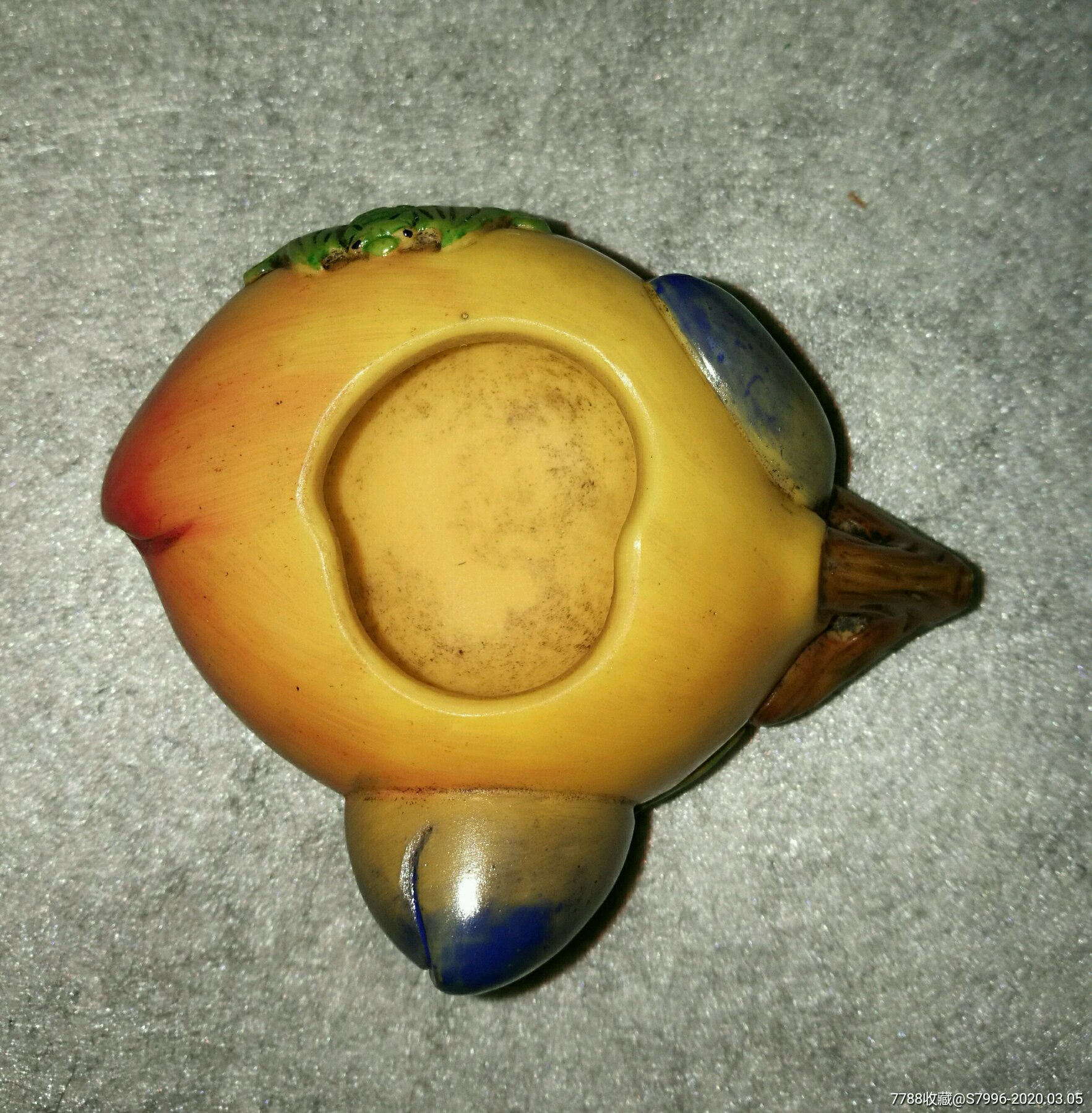 清乾隆款老料器福寿水盂把件