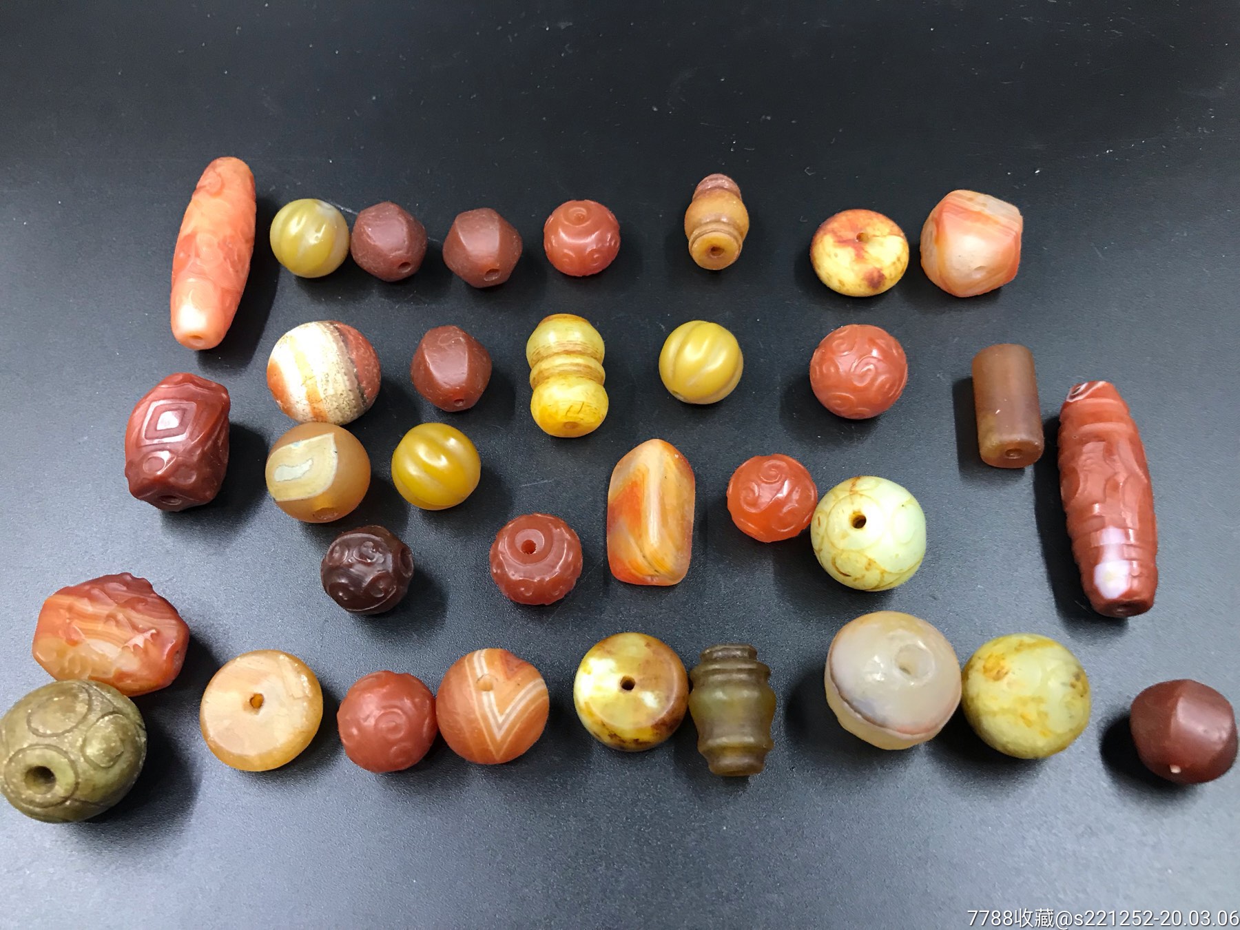 高古玉老珠子一把,尺寸1.4-2.