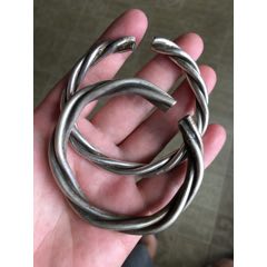 麻花银手镯两个(se71481956)_7788收藏__收藏热线