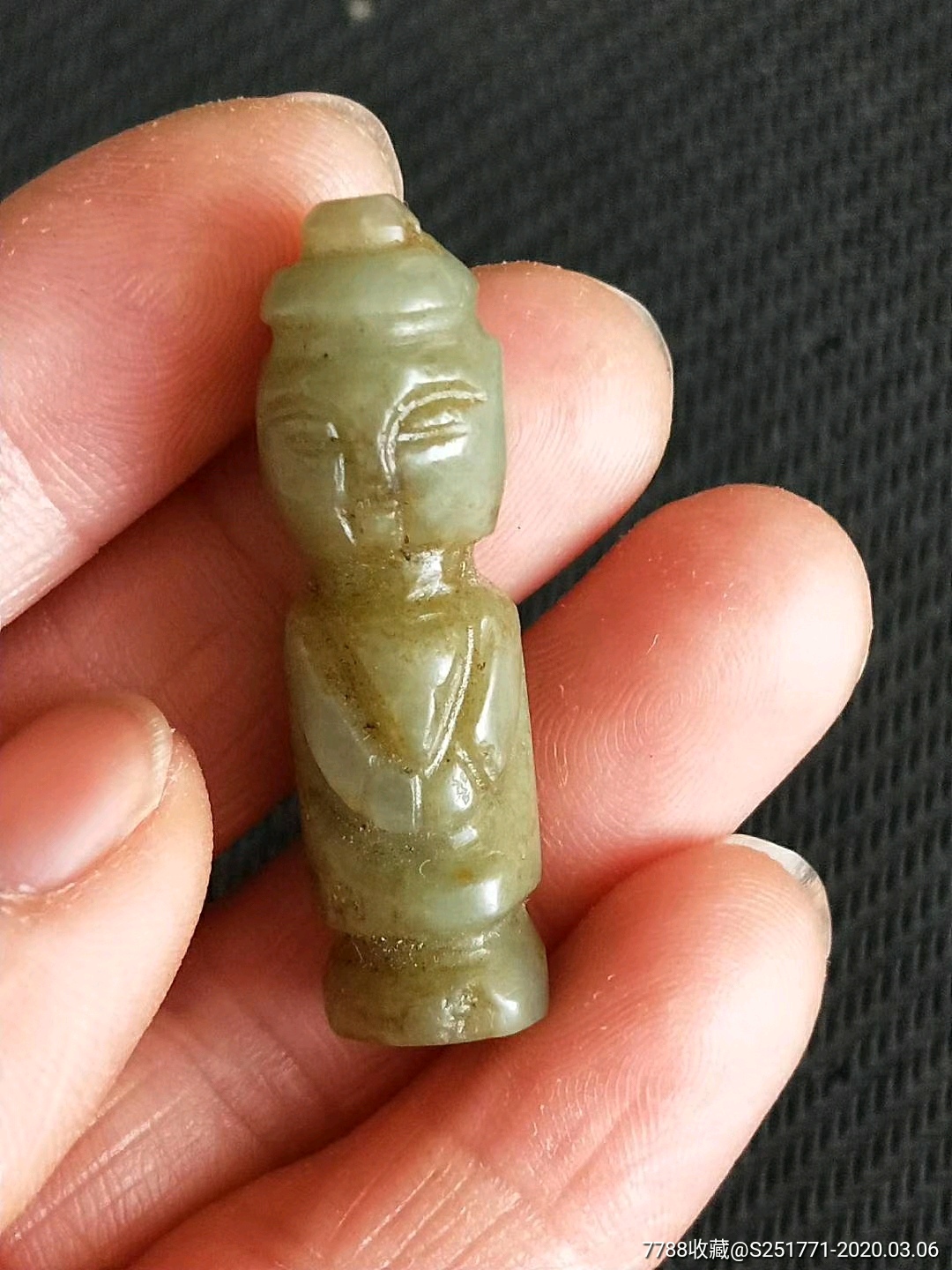 明代和田玉雕人像.