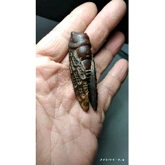 纯牛角全手工雕刻枣红色知了手把件一个(se71495092)_7788收藏__收藏热线