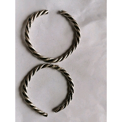 一对麻花银手镯有款(se71508573)_7788收藏__收藏热线