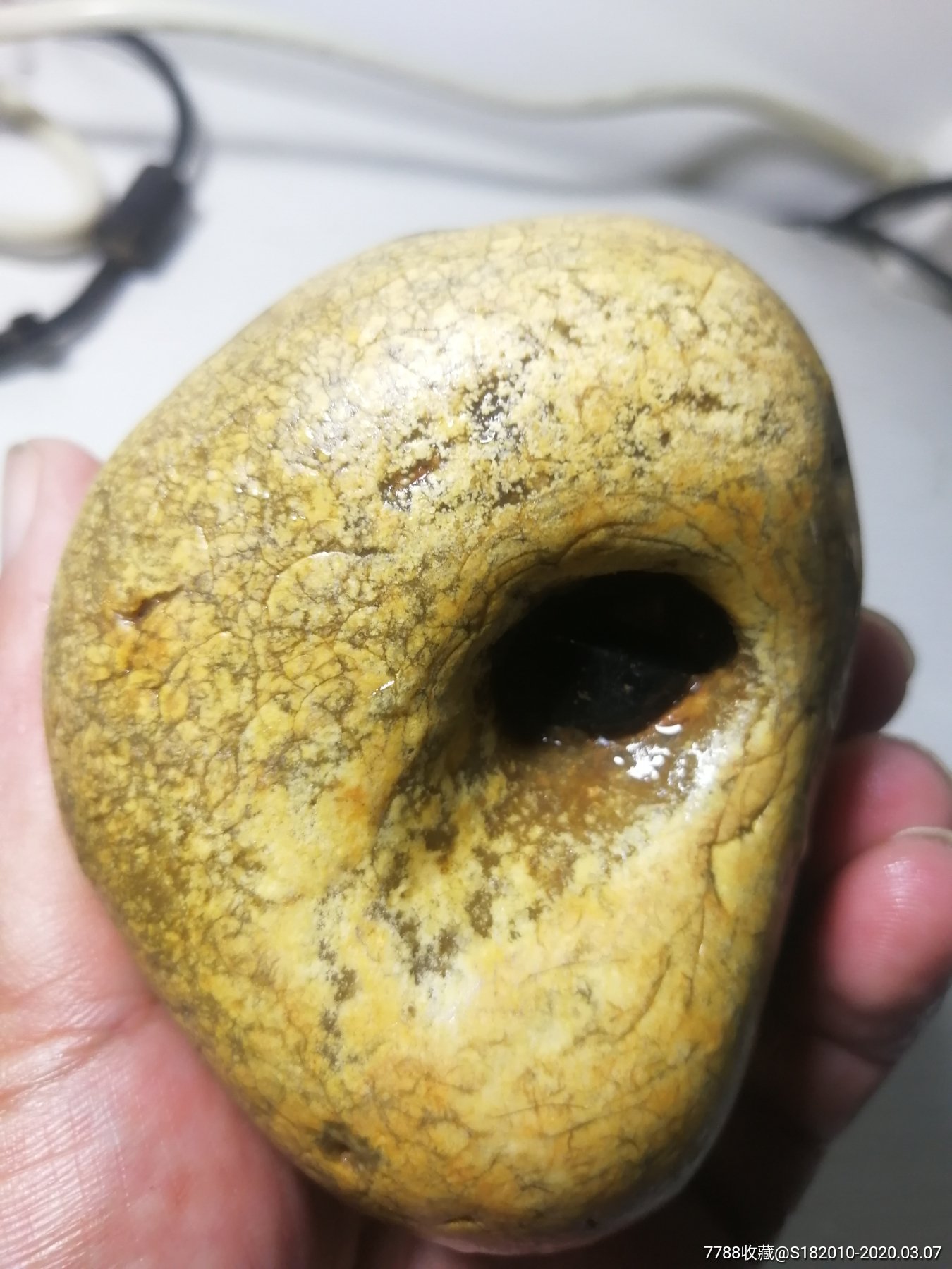 南京雨花石松香腊石把件,小摆件!