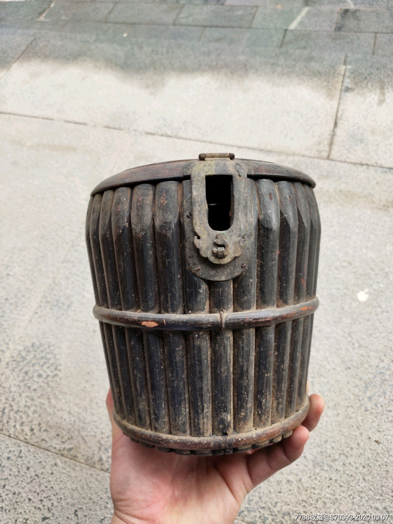 清代竹节纹木茶桶