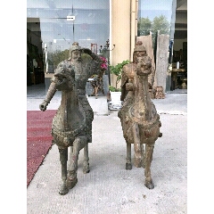 民国时期香樟木一木整雕三国人物关羽将军和赵云将军。周边施彩，雕刻精细，形象逼(se71516398)_7788收藏__收藏热线