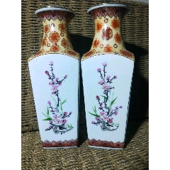 七十年代釉上彩手绘描金花鸟方形瓷瓶一对(se71518174)_7788收藏__收藏热线