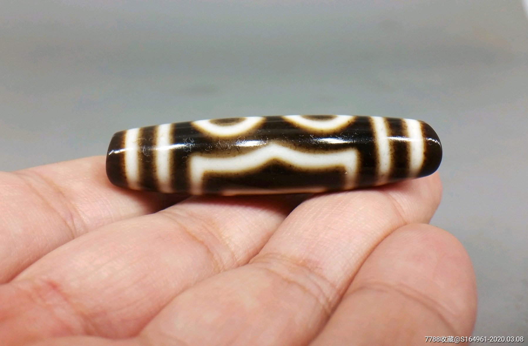 藏传两眼菩提叶天珠