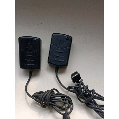 摩托罗拉手机充电器两个(se71524197)_7788收藏__收藏热线