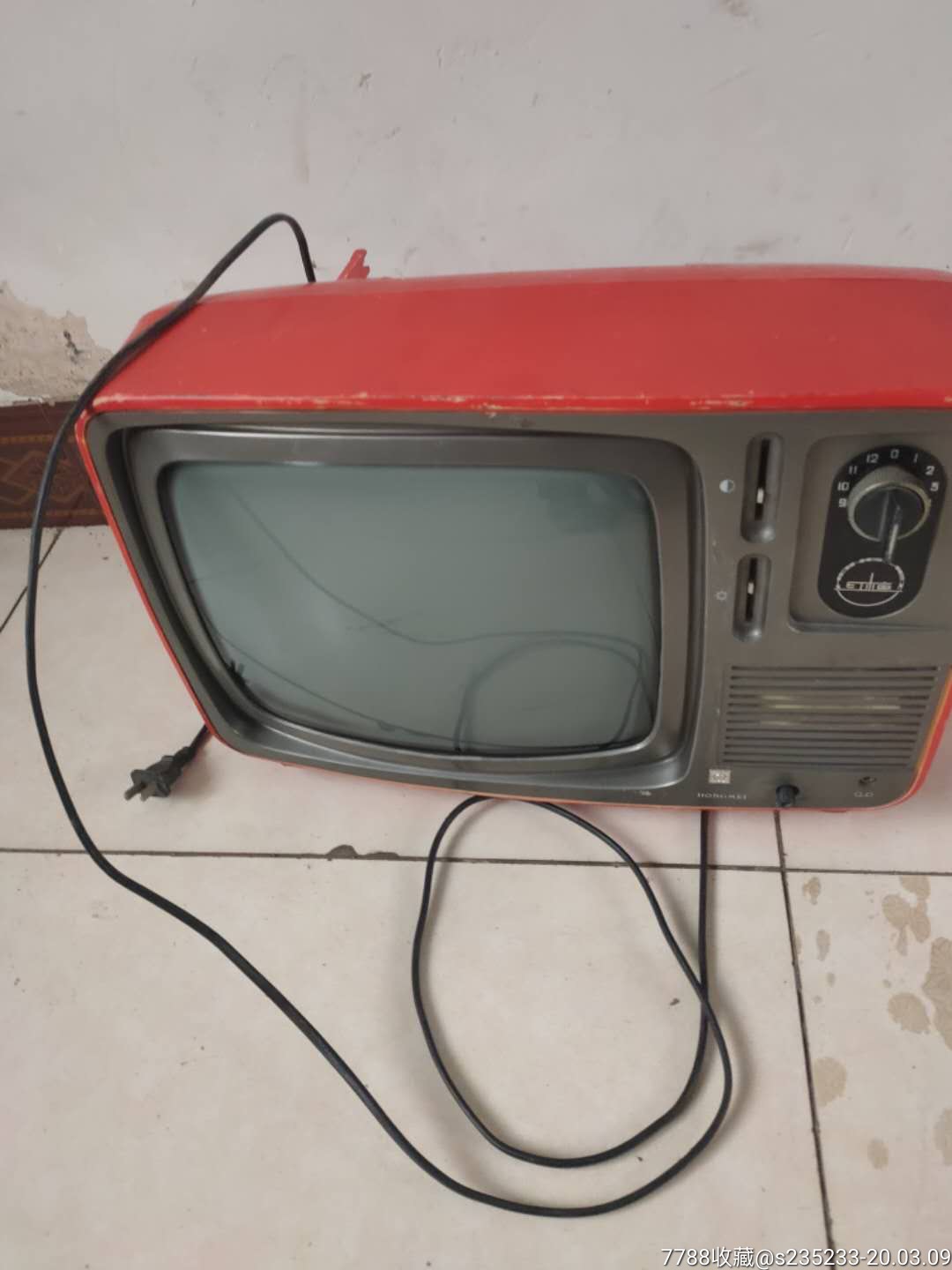 六七十年代红梅牌电视机