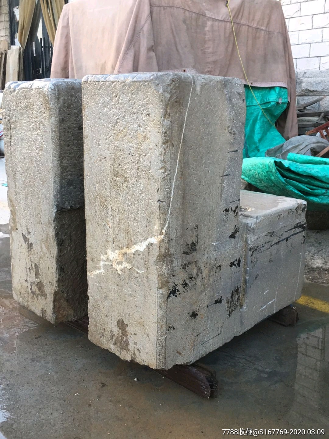 明代青石门砧石一对