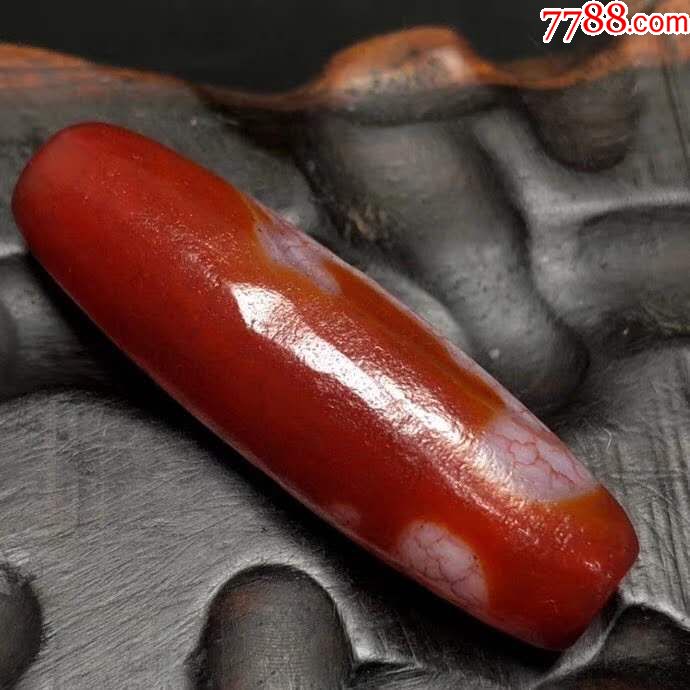 一枚老红玉髓坐莲观音天珠