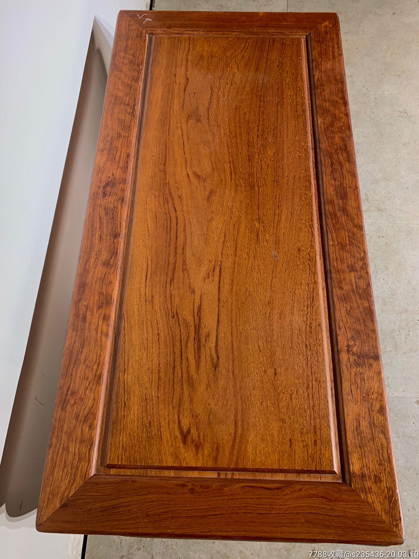 黄花梨茶桌六件套,高档花梨木色泽光鲜,高雅大方,端庄得体,并且经久