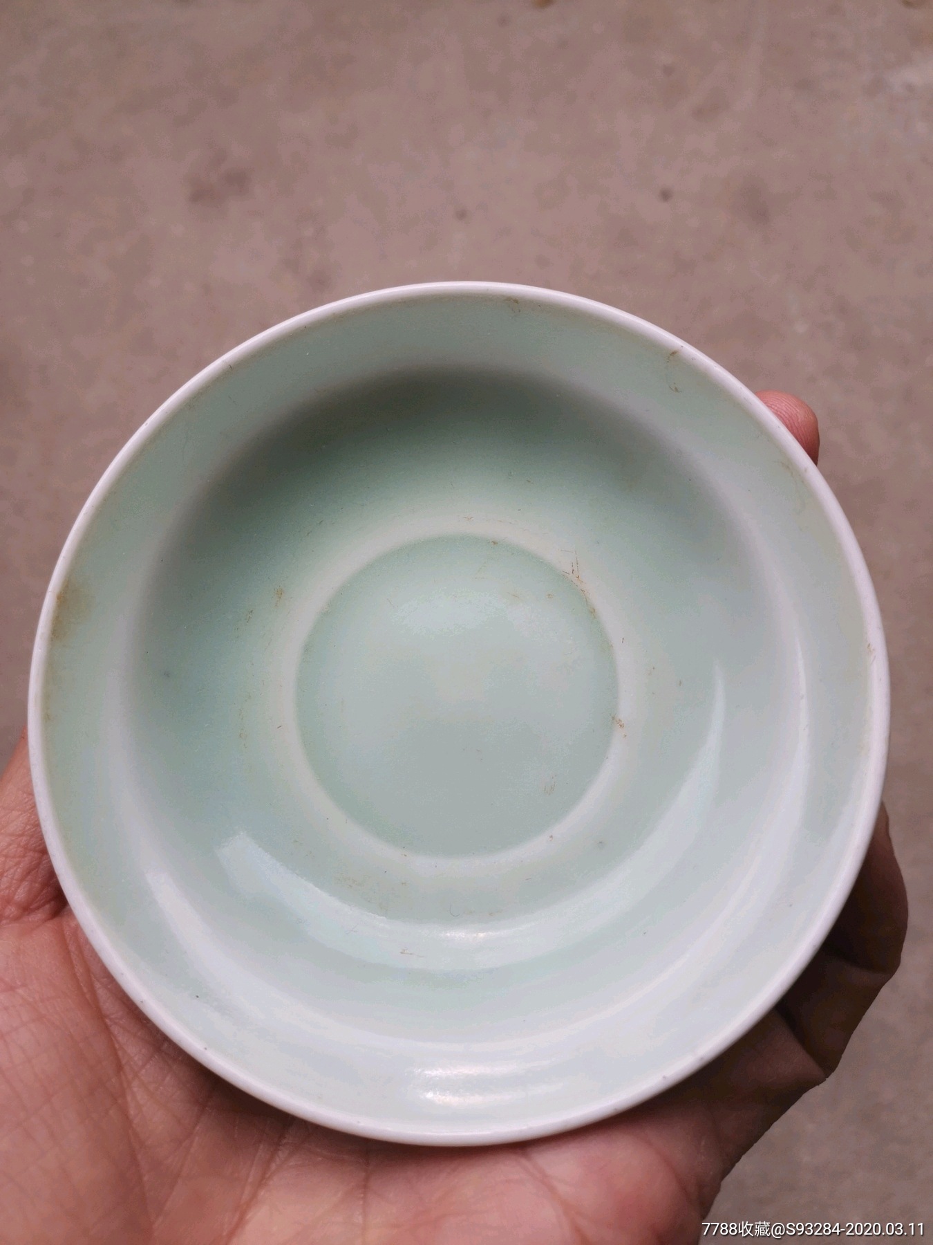 民国粉青釉莲瓣纹小笔舔