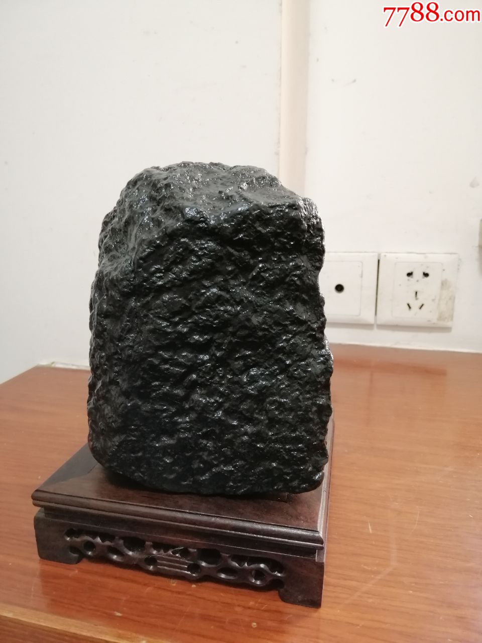 天然黑金石原石摆件(a4572)