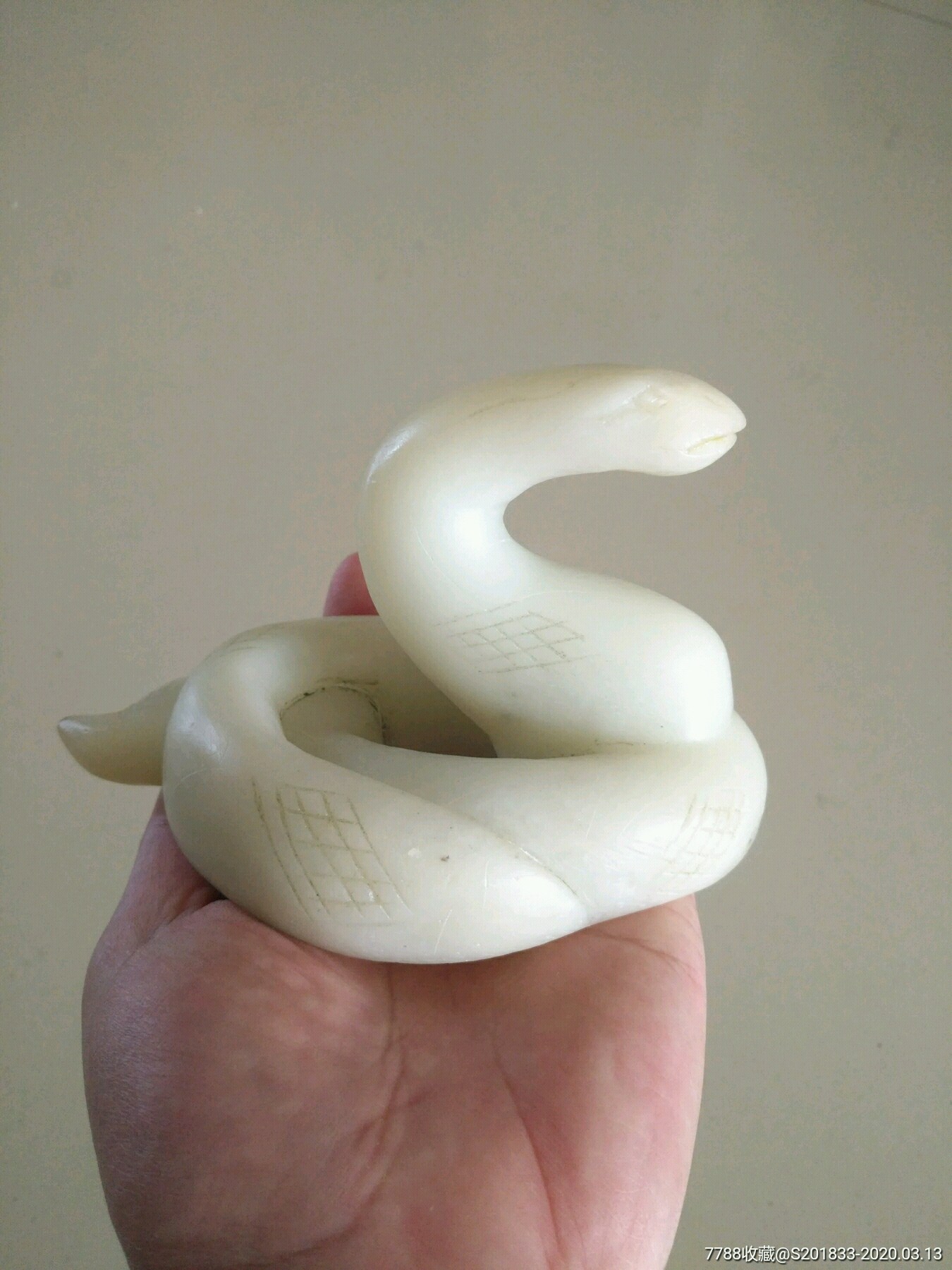 软石雕刻蛇形摆件