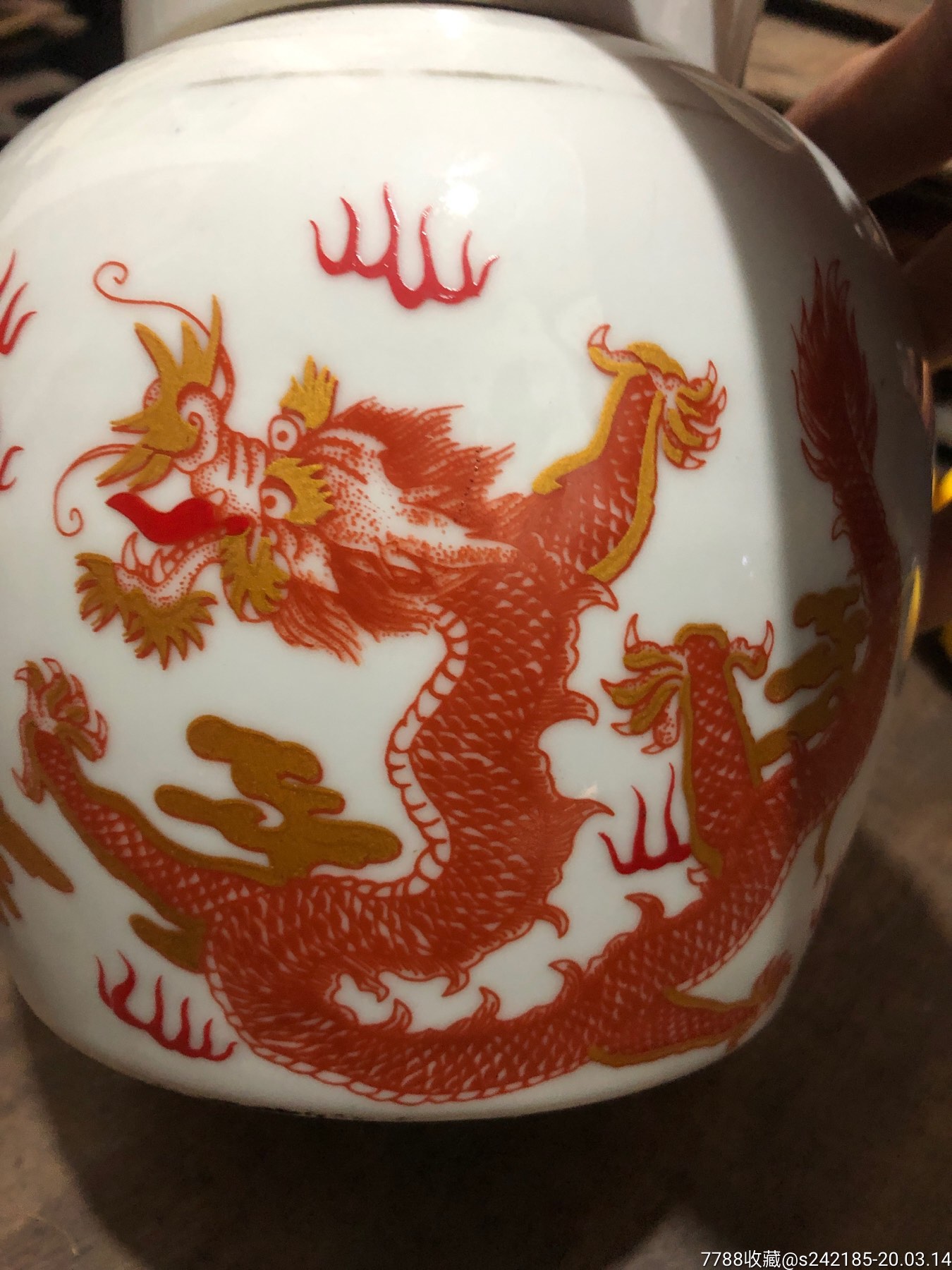 粉彩胡玉美盖罐,全品