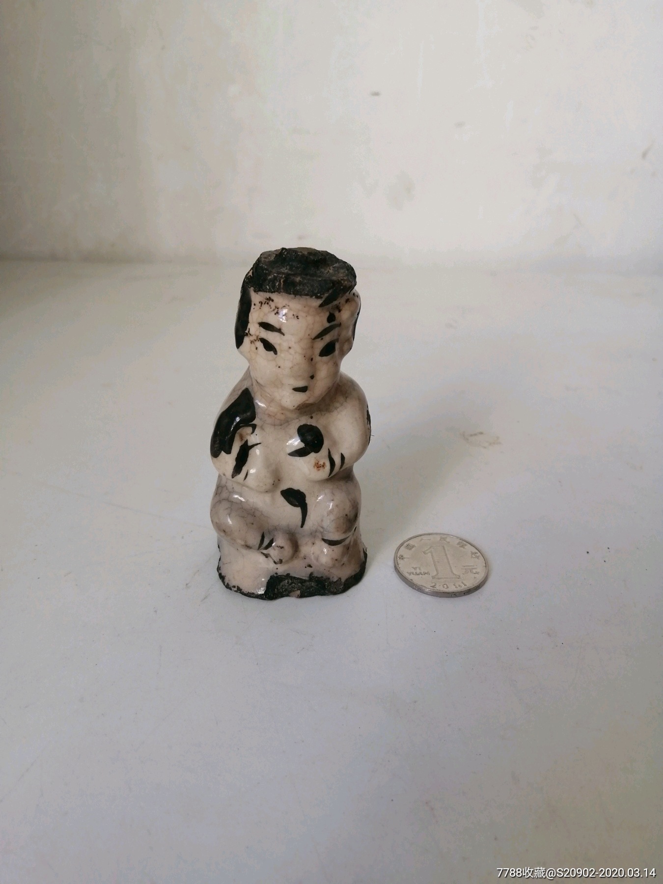 明代磁州窑小人瓷像品如图