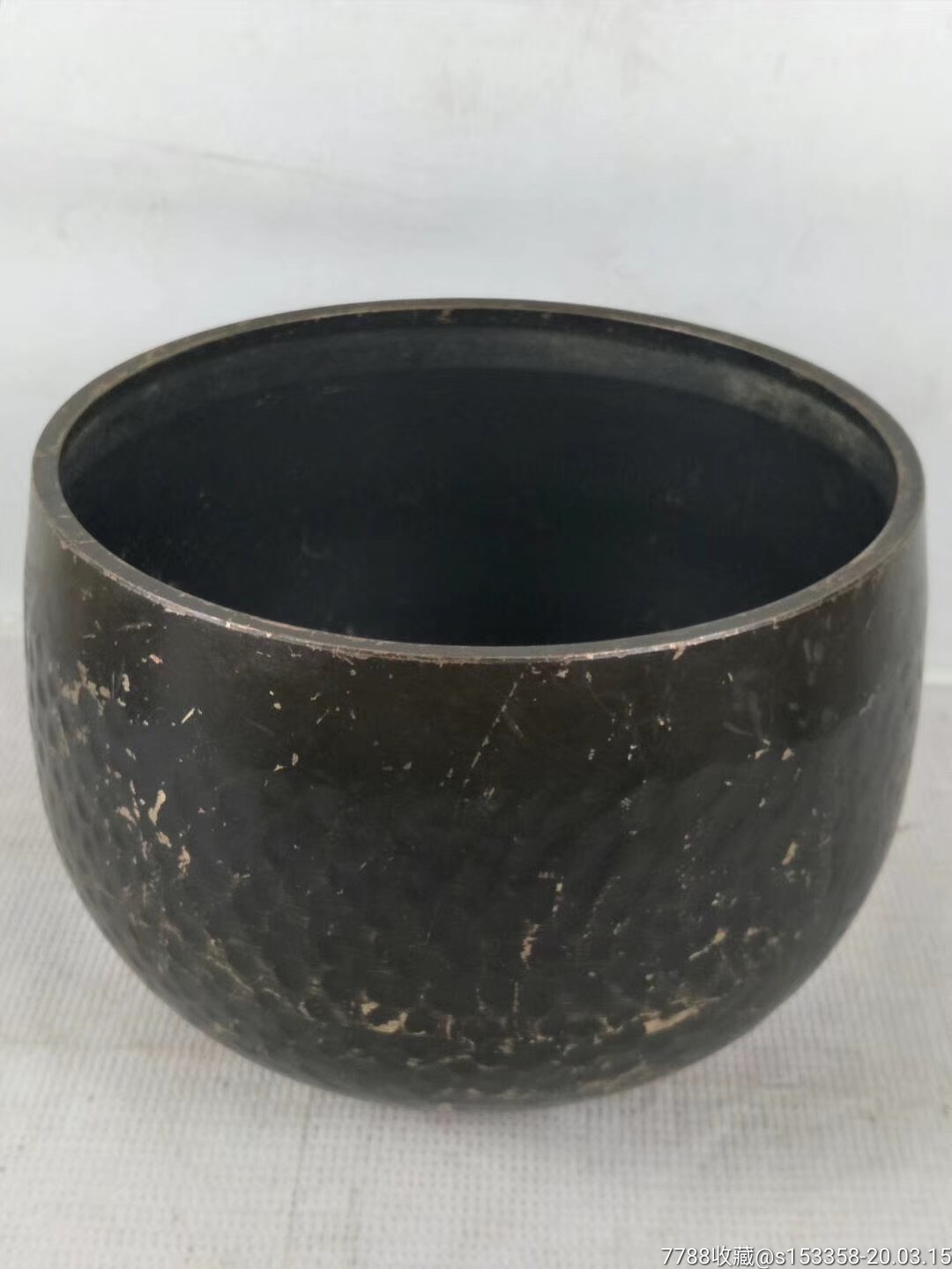 古寺庙大师用的老铜钵