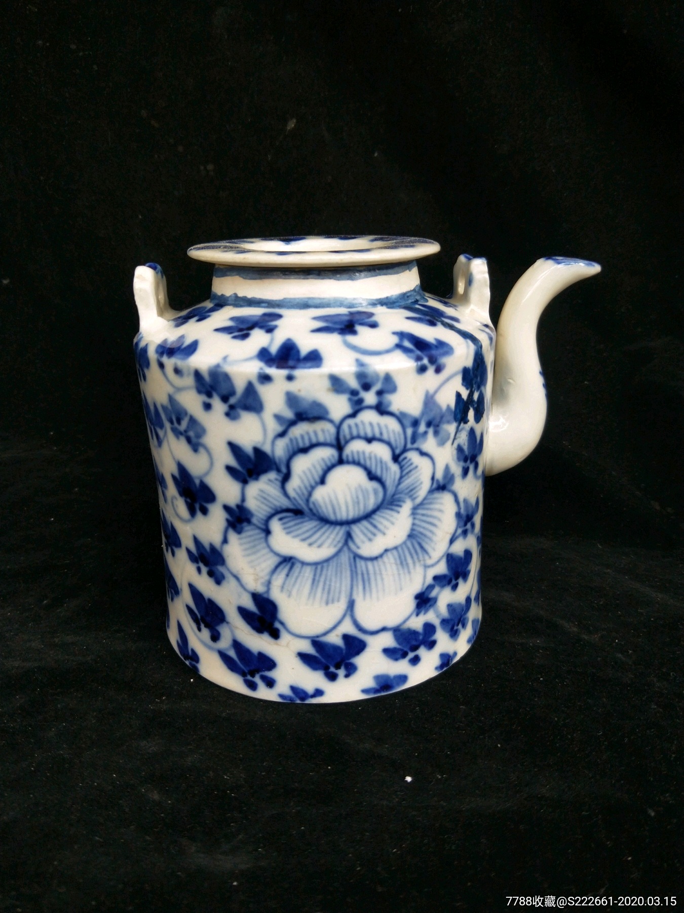 民国潮州枫溪窑青花花卉纹提梁茶壶