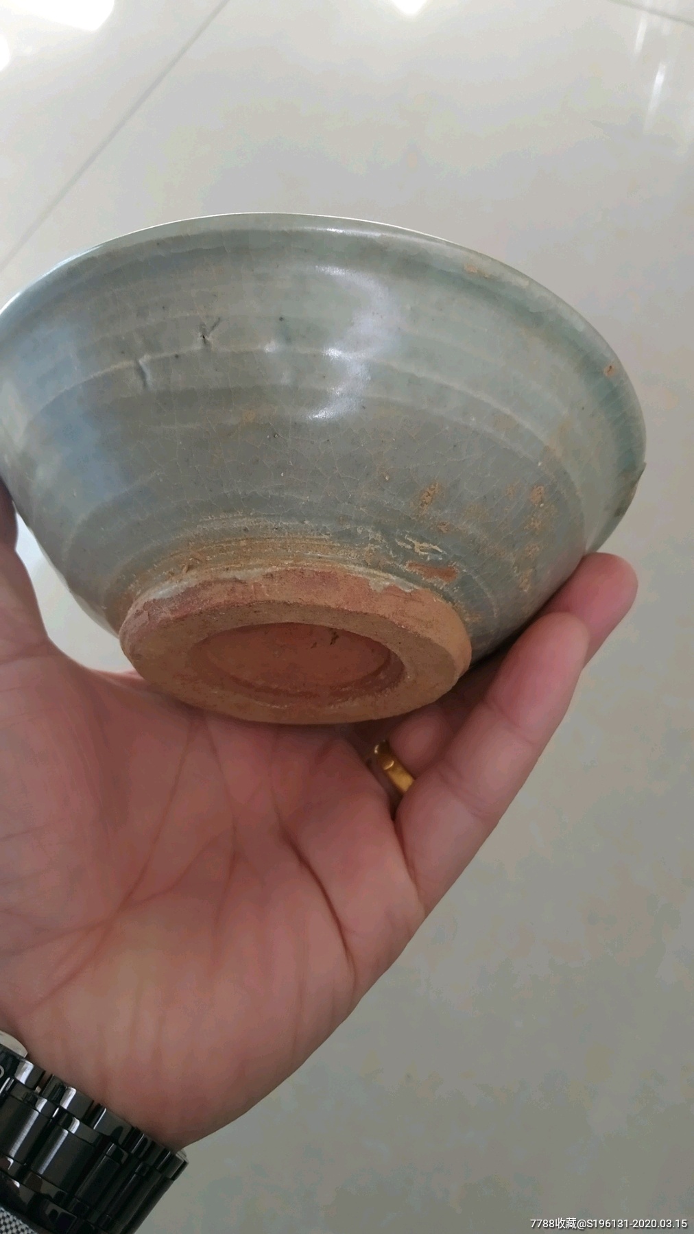 元代龙泉碗!整体完整,底部有窑裂!包老保真包到代!低价处理!谢绝讲价!