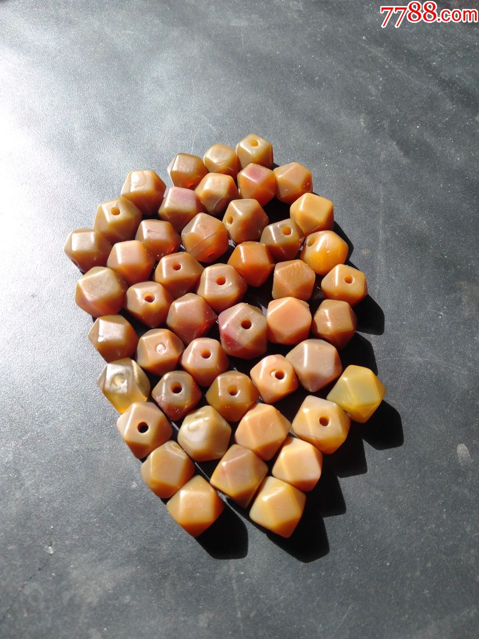 50粒天然米色六棱玛瑙珠,包邮.