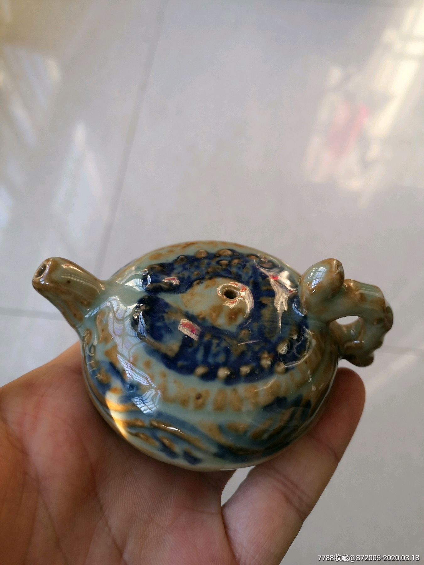 釉下青花水滴子