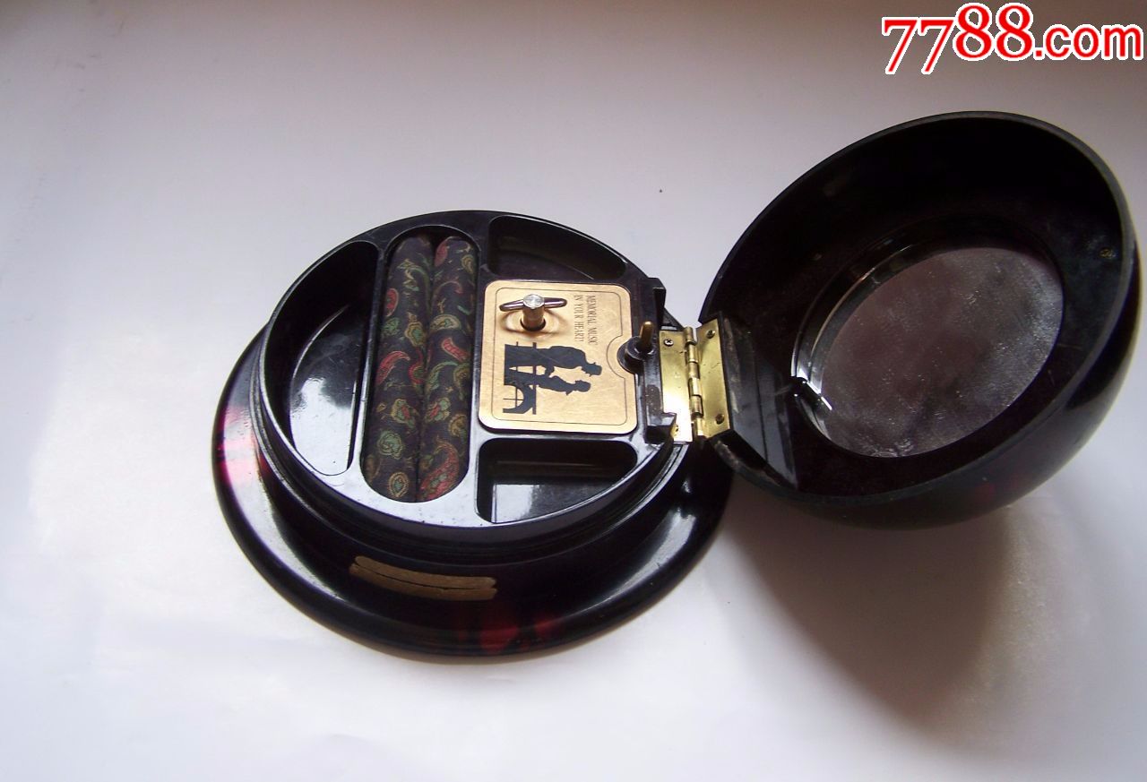 经典老式机械上旋,帽子款八音盒,非常稀少,功能正常,点图可放大