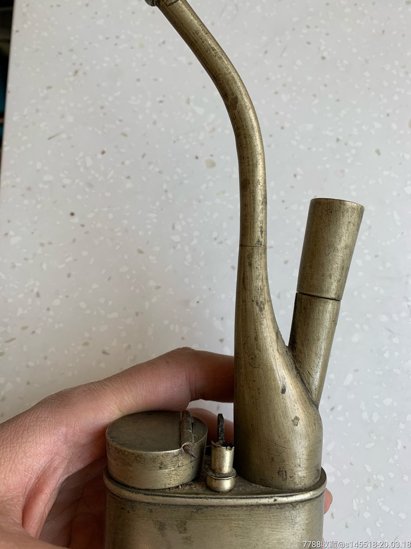 黄铜水烟壶一只