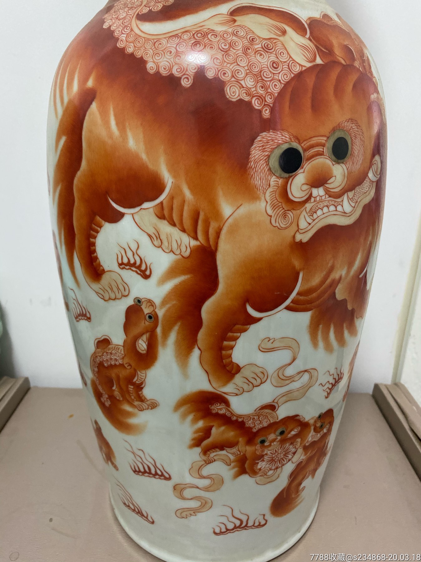 民国300件双耳粉彩狮子大瓶,画工精细,瓷质一流,釉色温润,民国300件