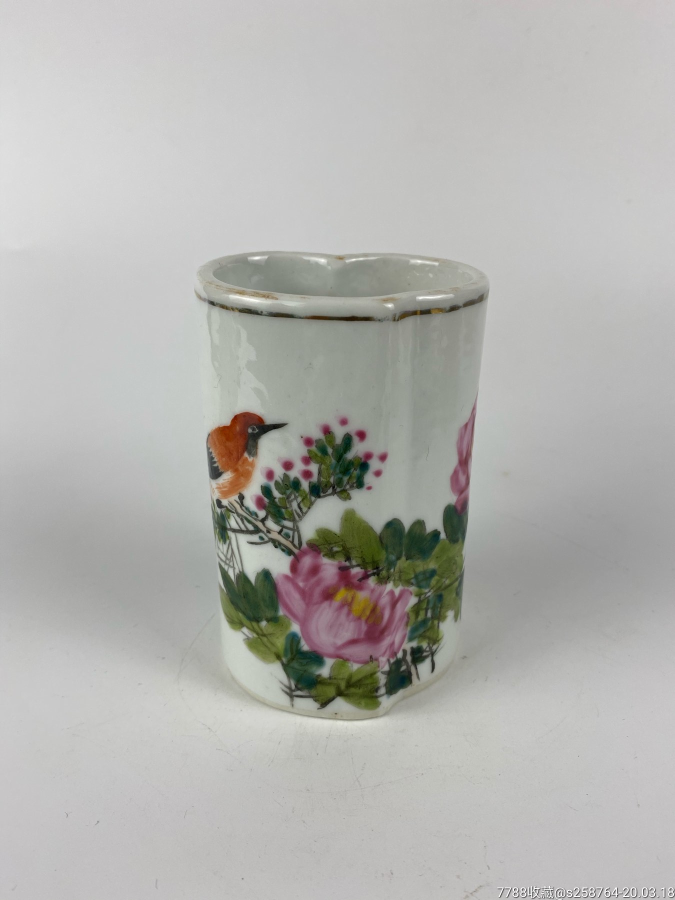 浅绛彩花鸟纹笔筒