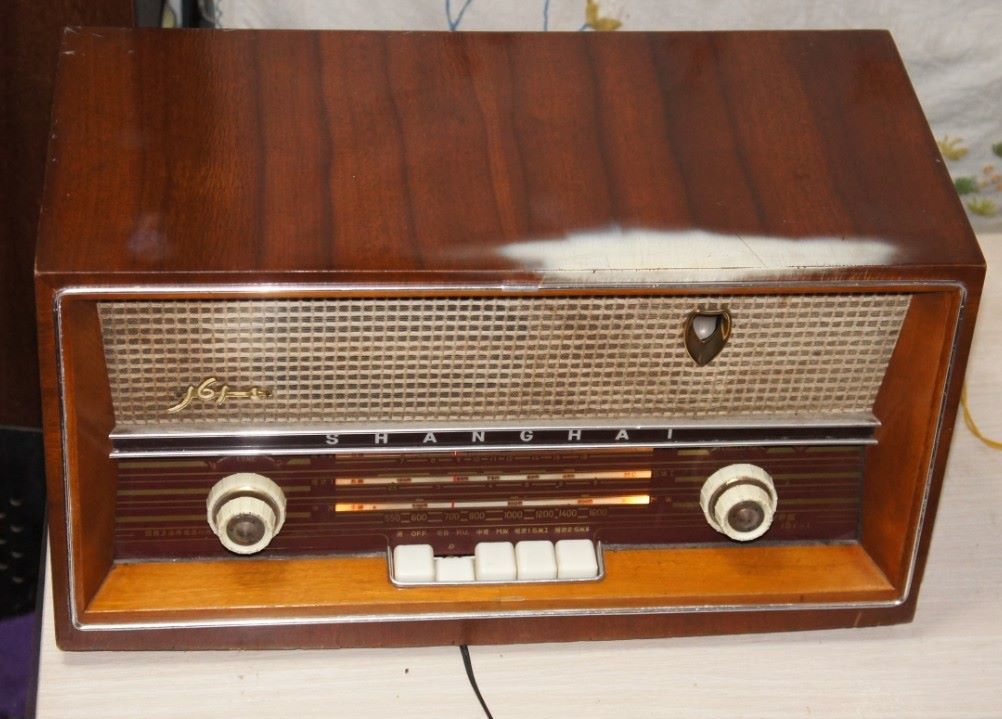 60年代上海161-1电子管收音机