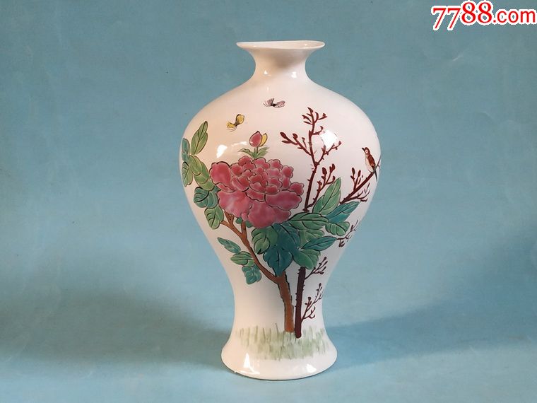纯手绘牡丹花鸟梅瓶