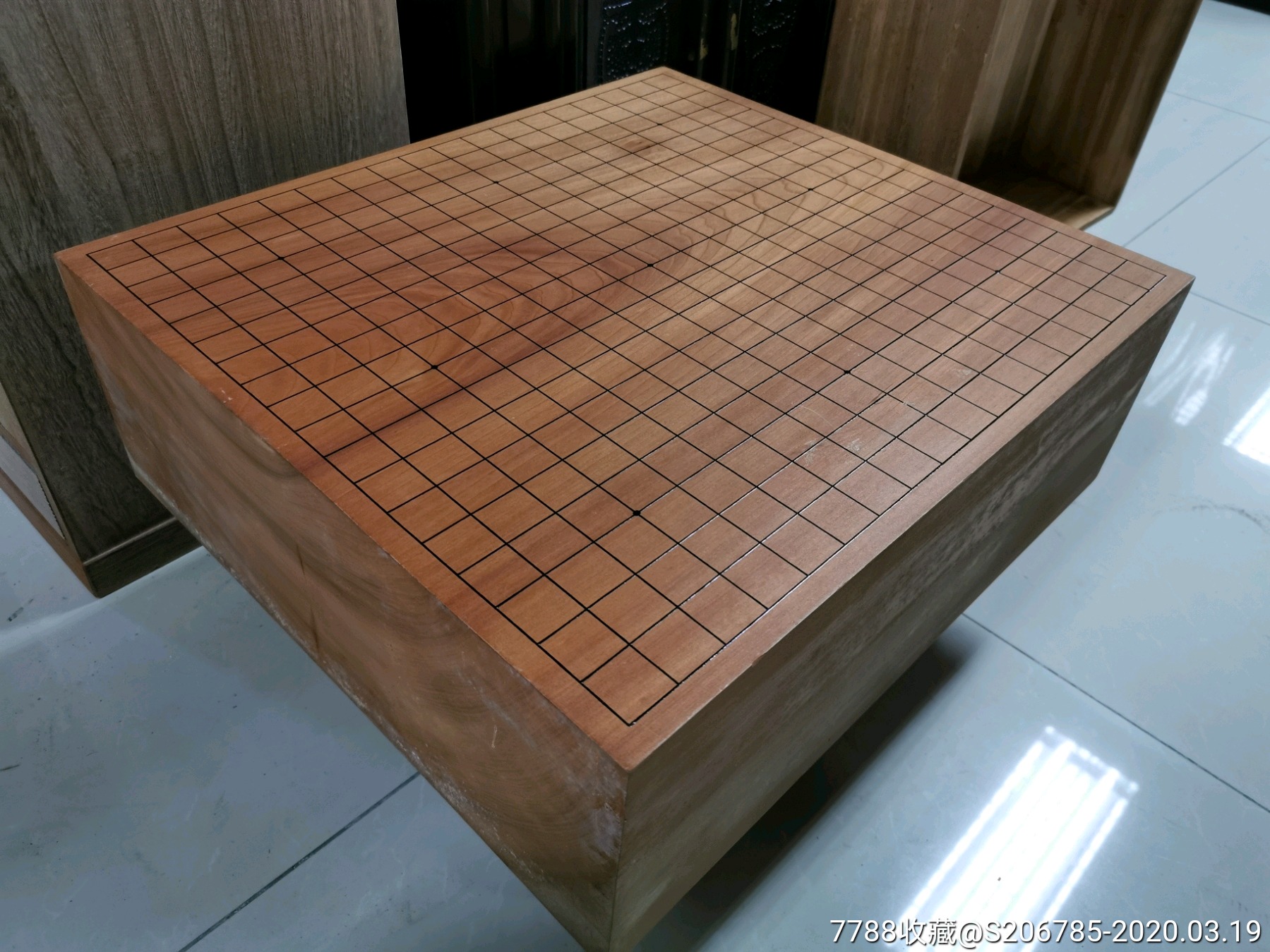 榧木围棋盘,精品,不偏不倚,本榧木造,原装木盒,轻微划痕无伤大雅