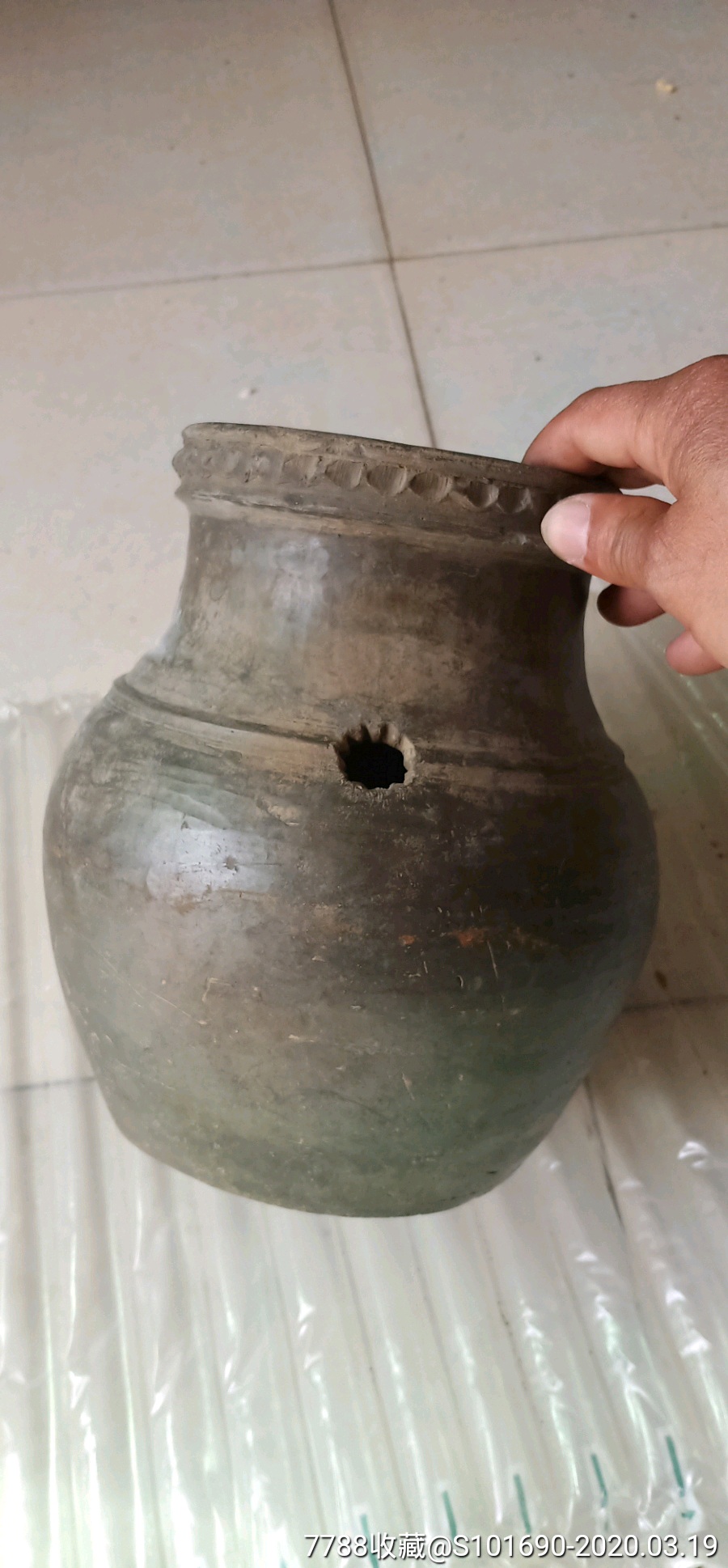 汉代出土陶罐