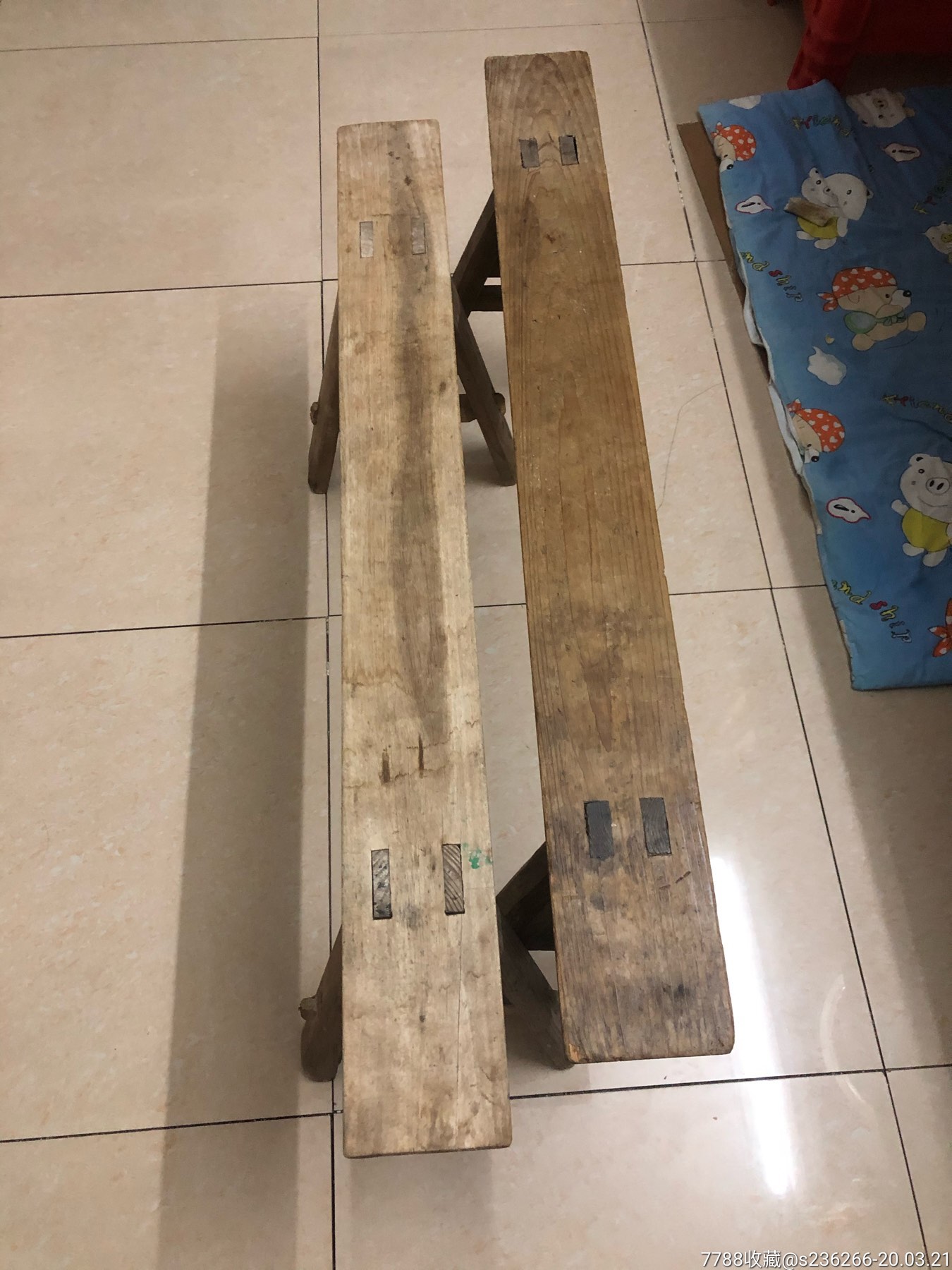 2条长木凳