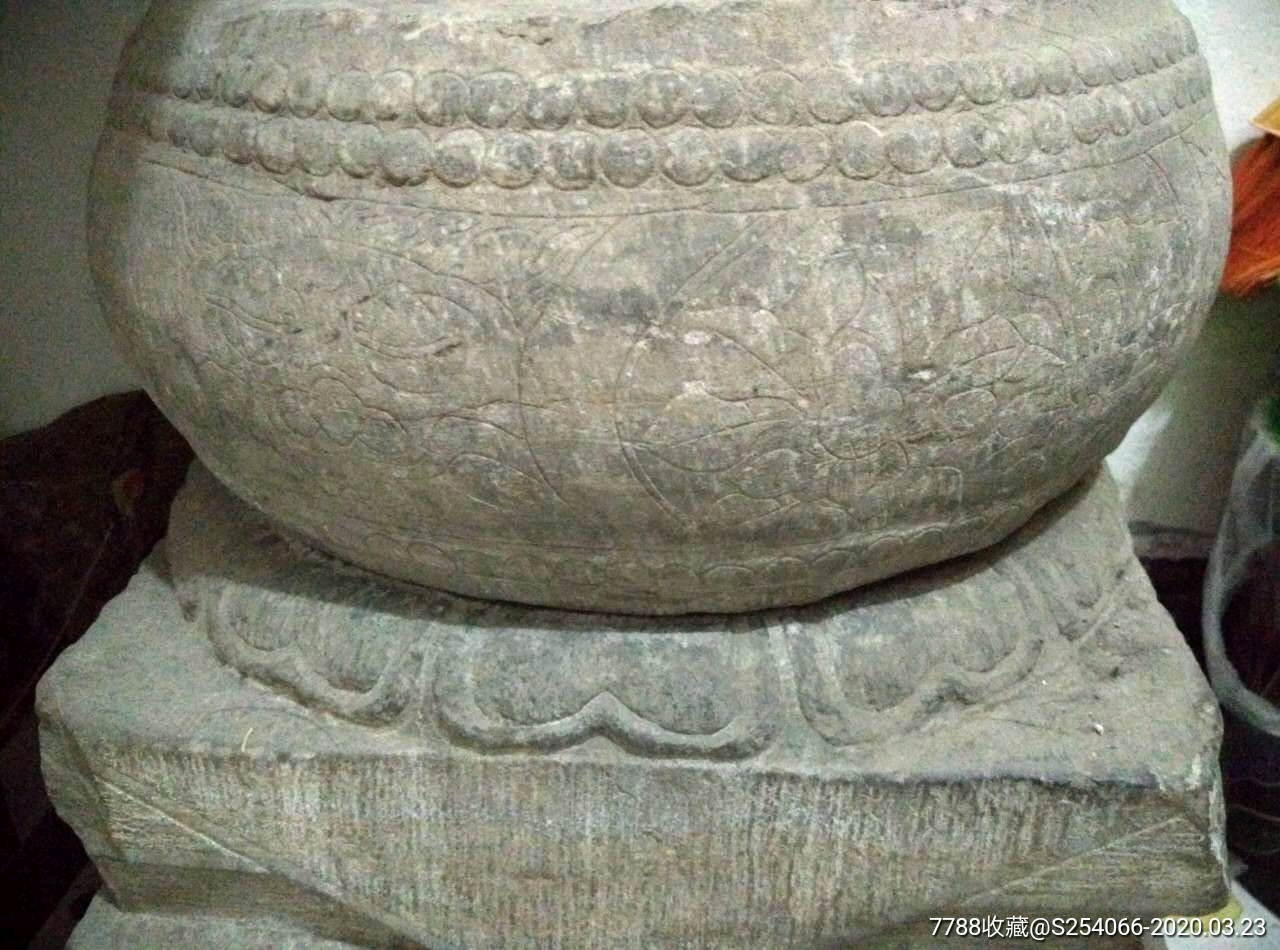 双莲纹柱顶石一对