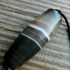 藏传千年大缠丝玛瑙勒子
