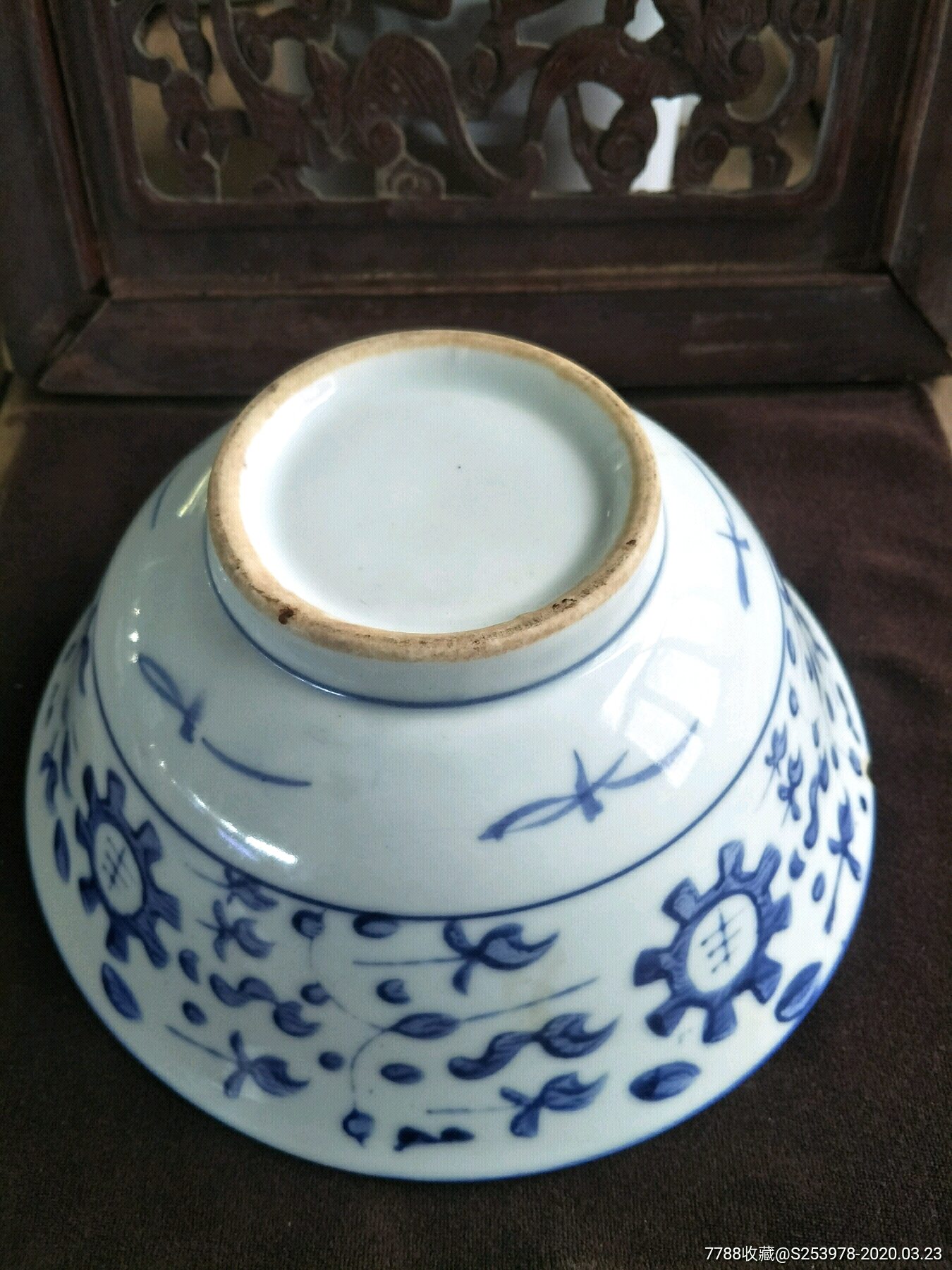 民国时期青花特大碗全品相没有冲线只有一点小飞皮碗特别大可做收藏