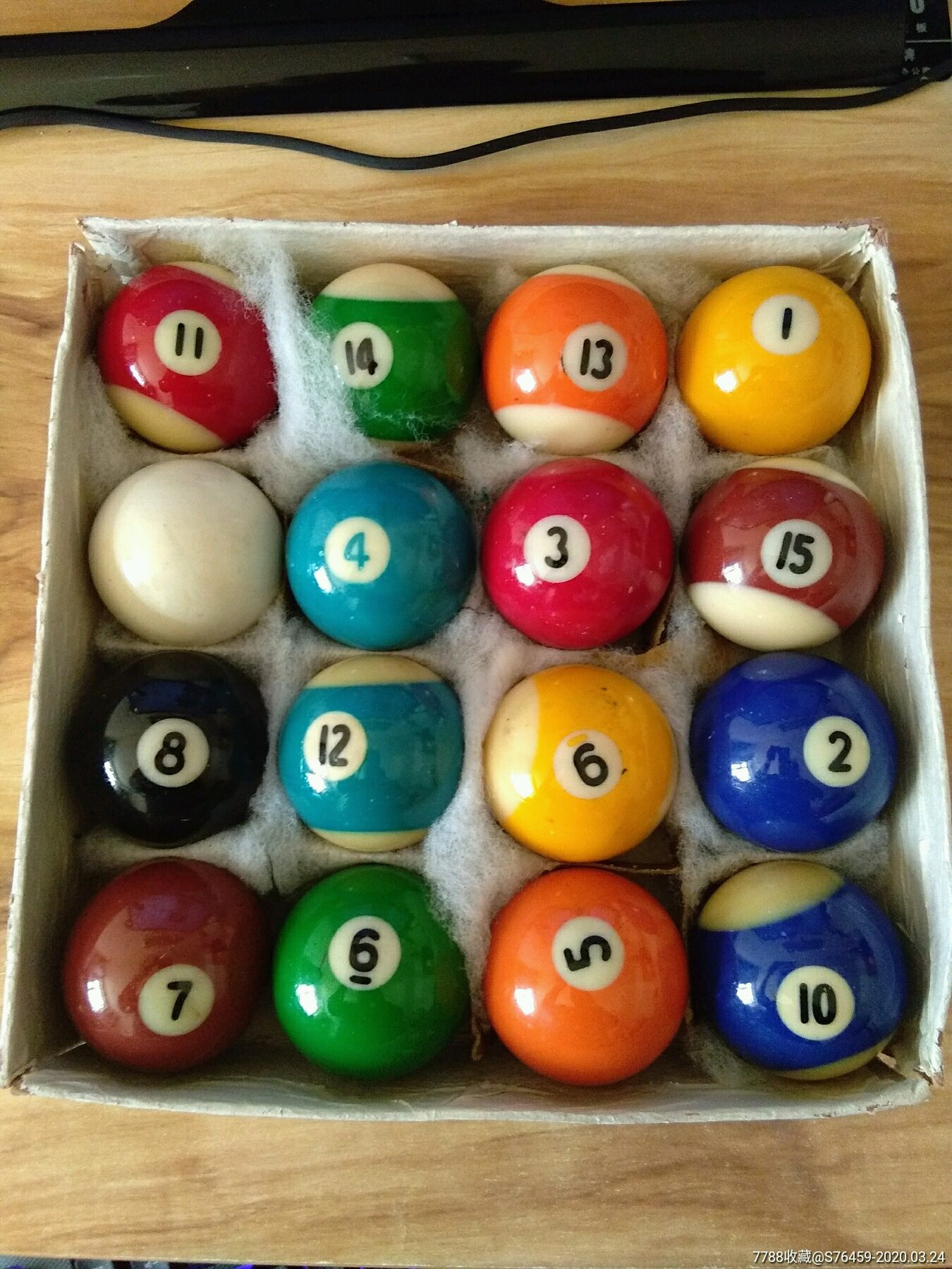 全新老台球一盒(不议价)