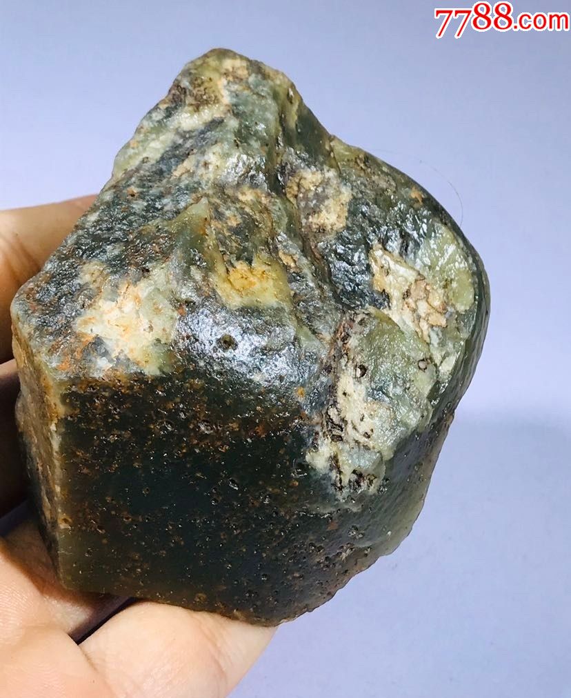 3739和田玉青玉旱籽戈壁料原石217.8克