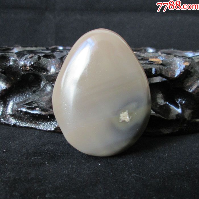 京红玛瑙燕山玛瑙雕刻吊坠奇石收藏原石佛佑吉祥