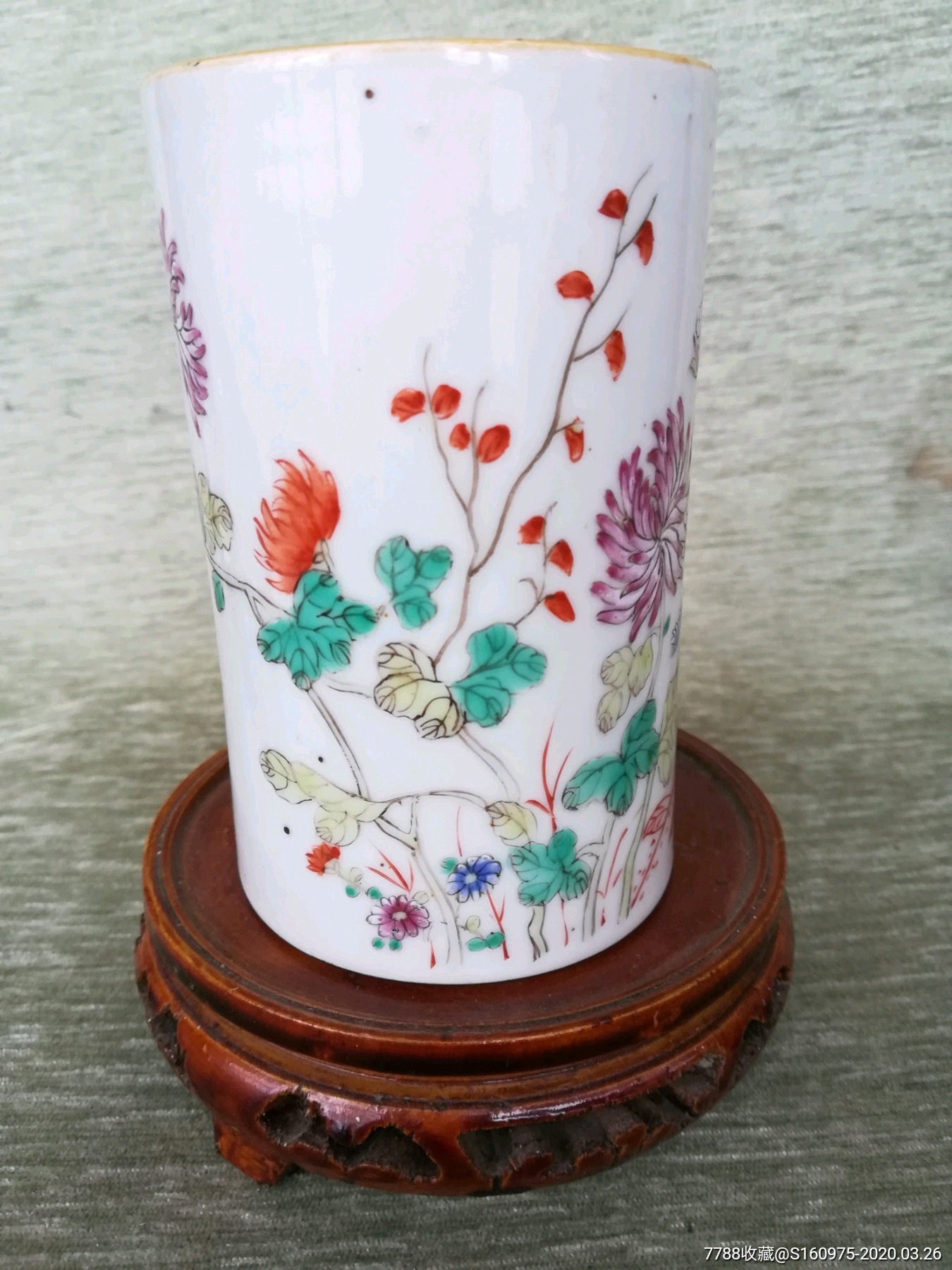漂亮清代光绪粉彩花卉小笔筒,6.5*6.5*10.5cm