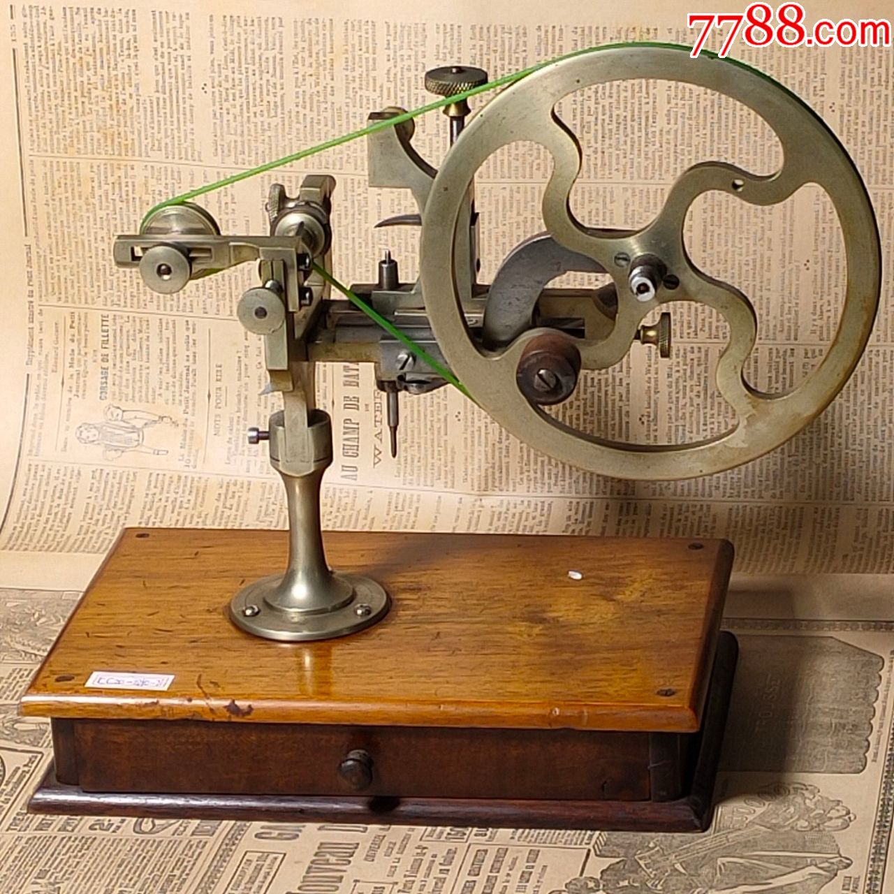 19世纪西洋古董欧洲老式黄铜制作机械手摇钟表车床铣床工具摆件