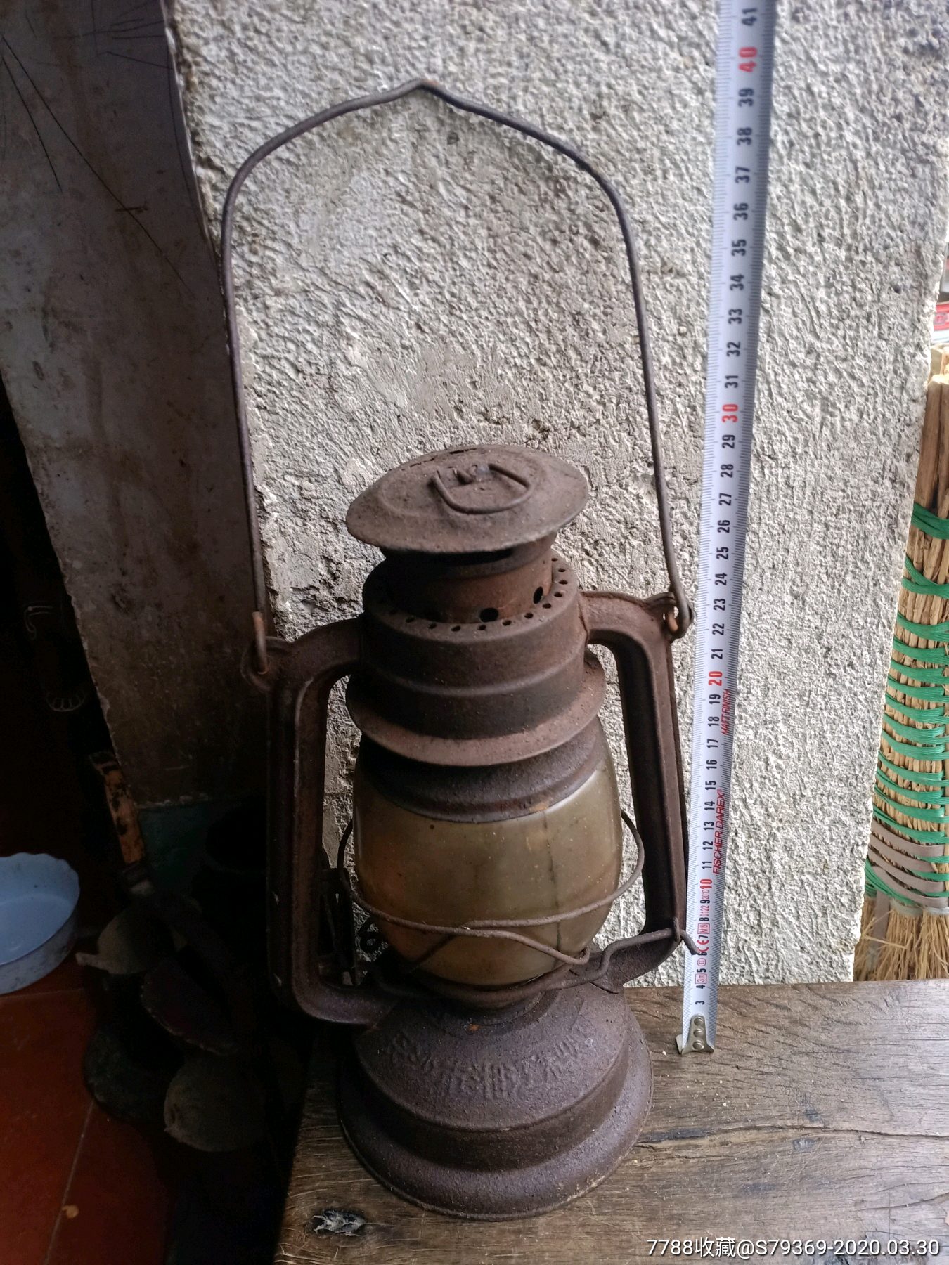 滚动鼠标滚轴,图片即可轻松放大,缩小更多"马灯/煤油灯