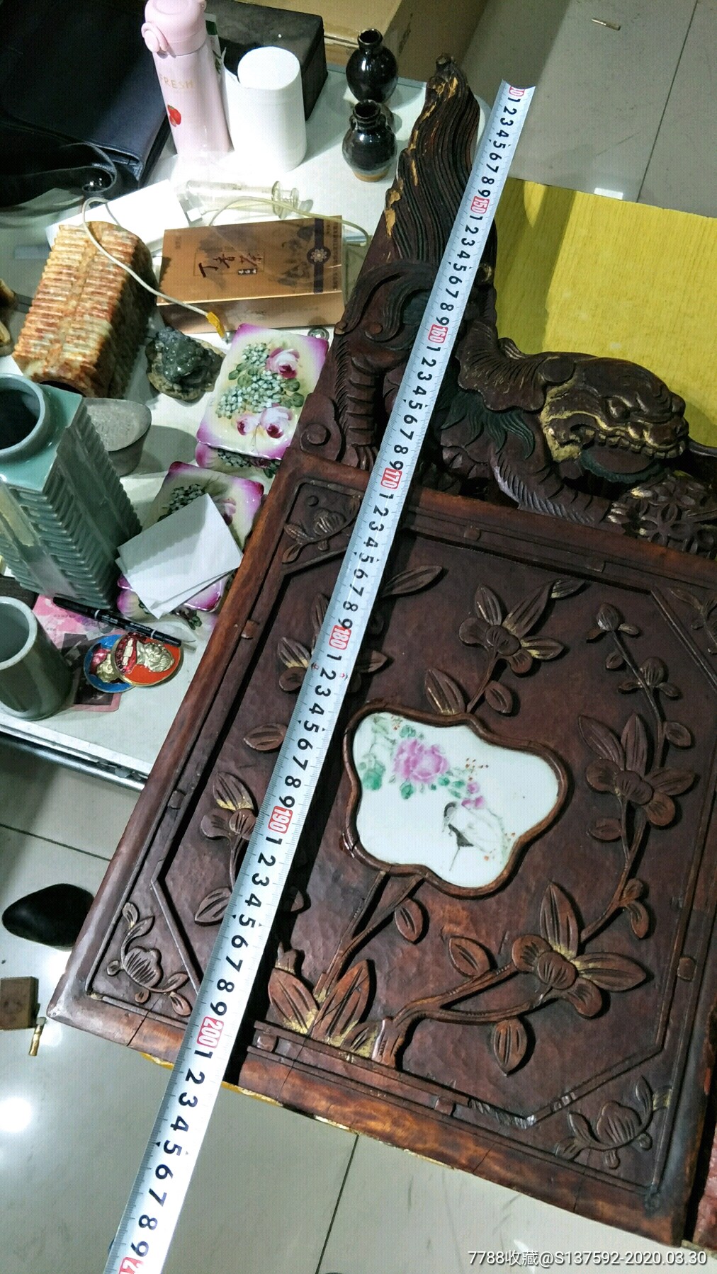 老木雕狮子一对,床头木件,带瓷砖