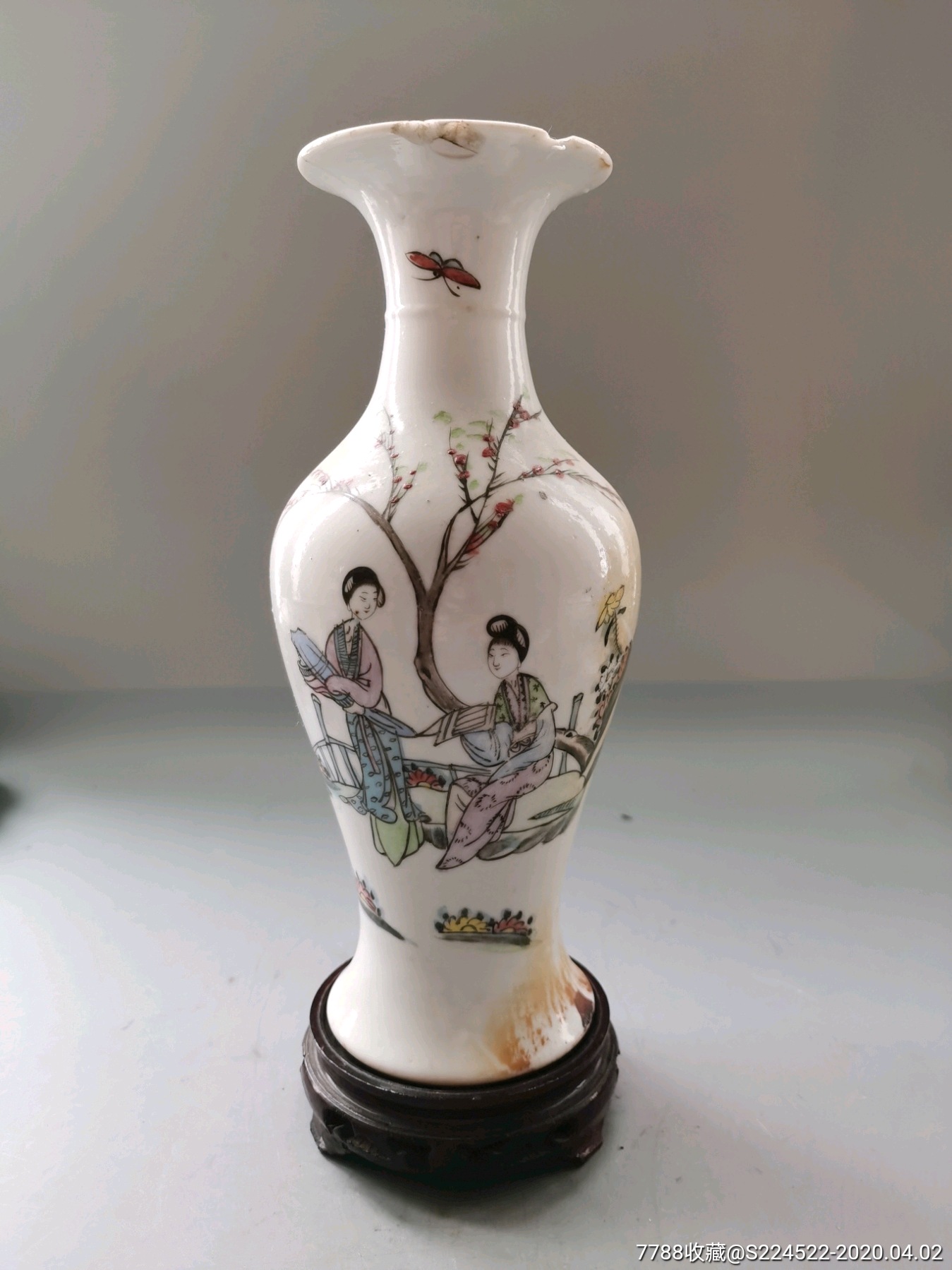 民国粉彩二乔观音瓶