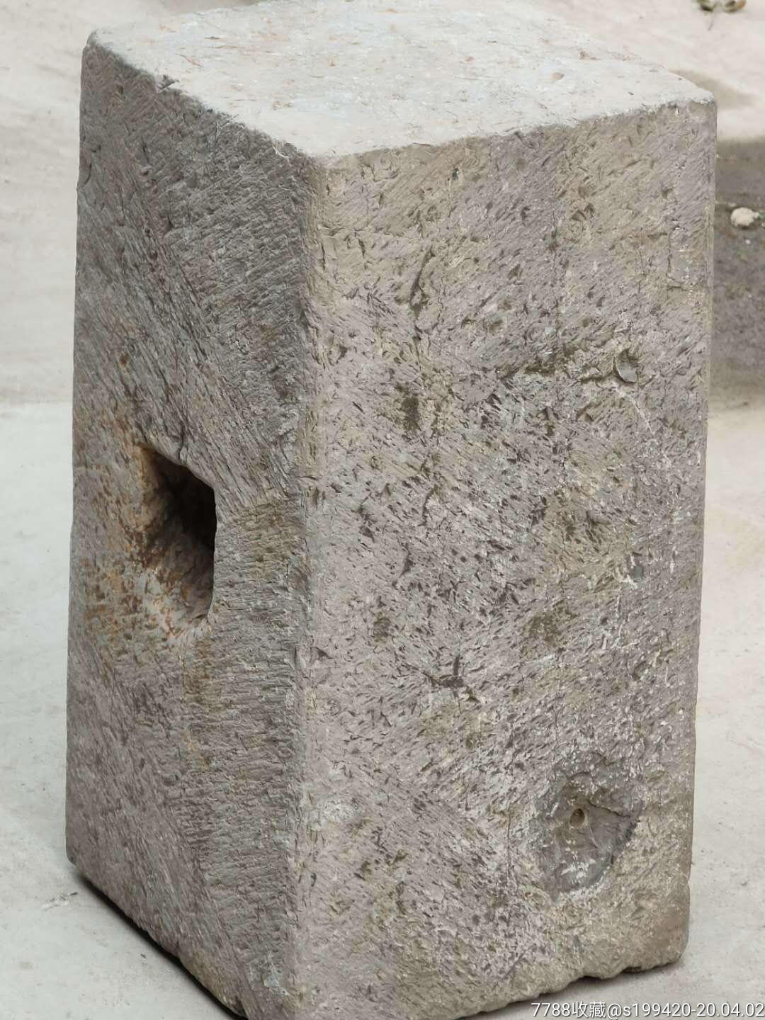 清代青石红皮练功石,细工,正规周正,四角四楞,全品包老.