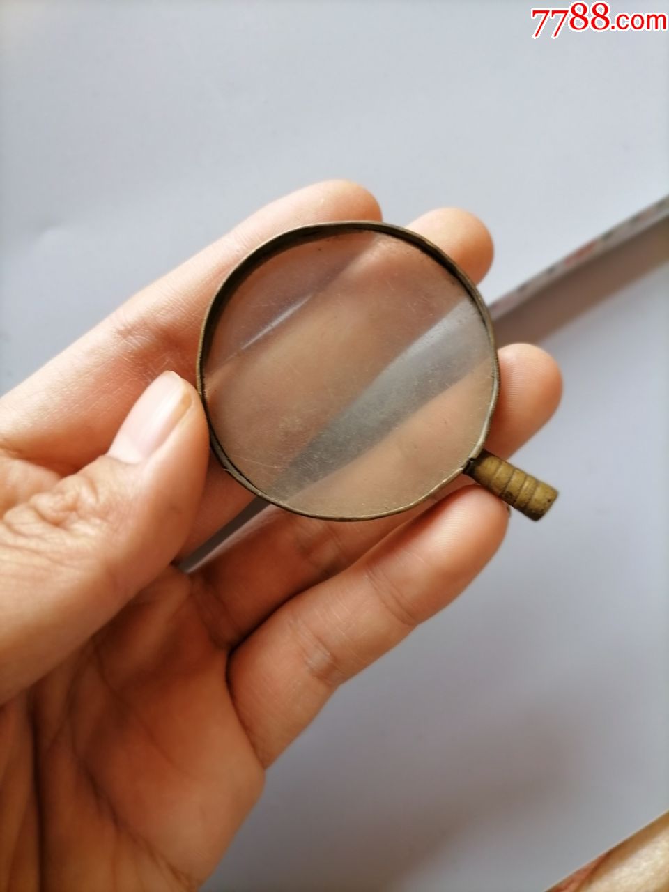 民国时期铜框刻花水晶放大镜一个