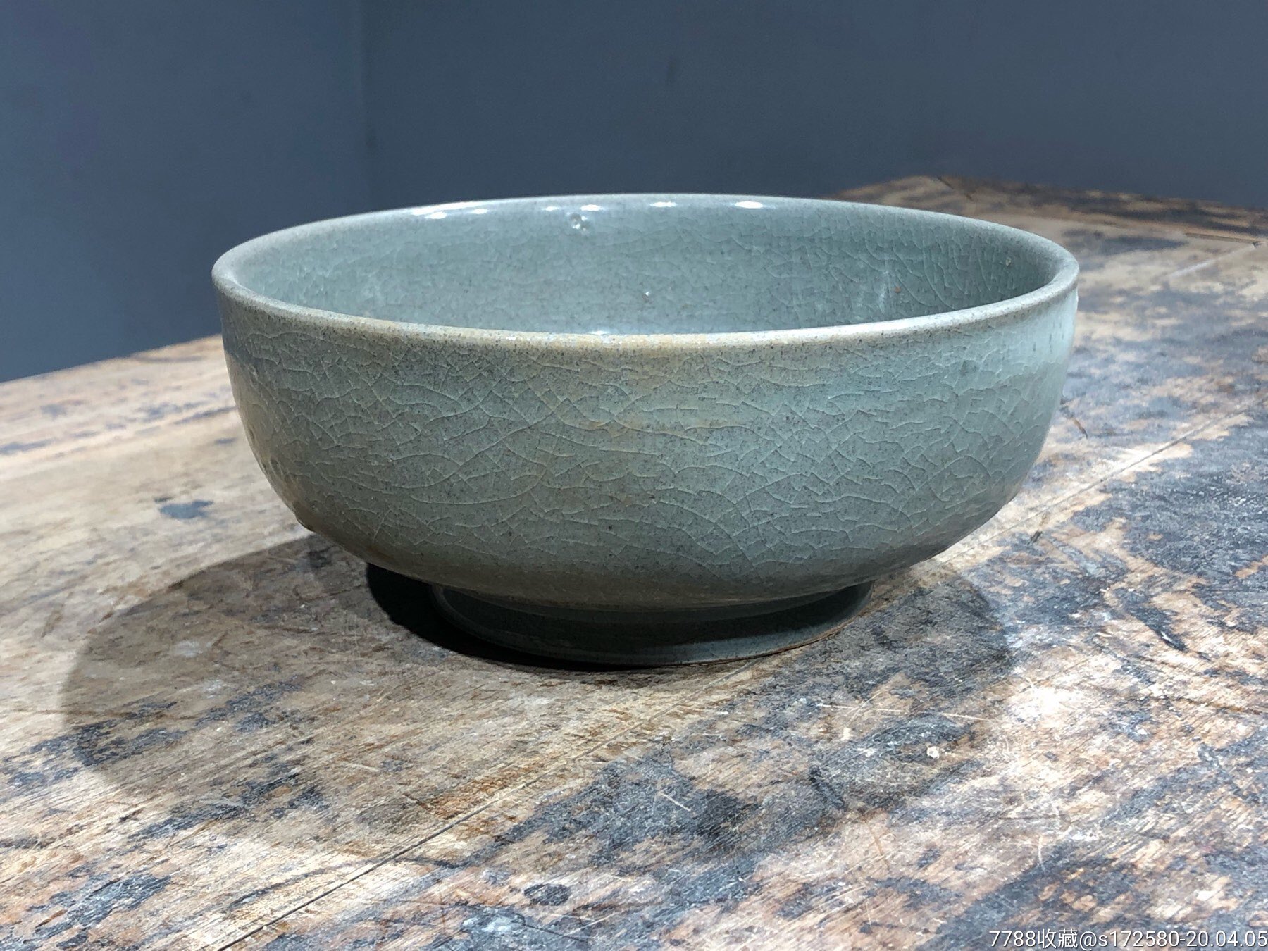 【青瓷凤纹笔洗】